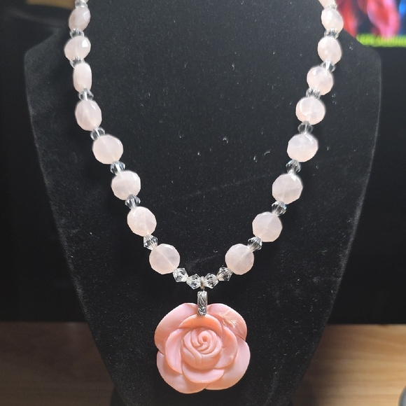 Elegant Pink Rose Pendant Necklace - Picture 1 of 2